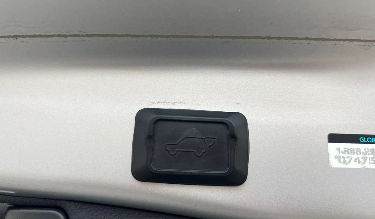 Toyota RAV4 XLE 2021 Toyota Rav4 Hybrid XLE Full Option 2.5L V4 - Rear Camera  Leather Seat - AWD 4x4 - Sunroof --20-0