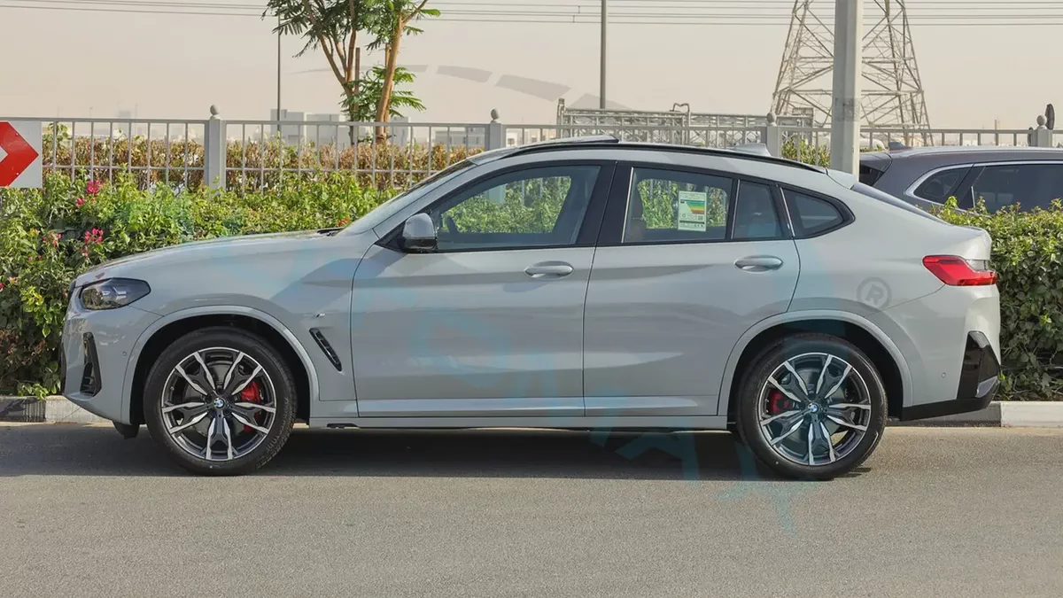 ( For Export / multiple colors ) 2025 BMW X4 xDrive 30i M 2.0T GCC BRAND NEW-18-18