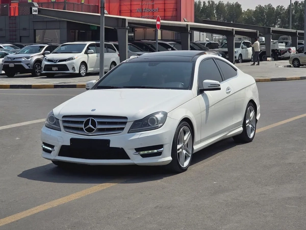 Mercedes-Benz C-Class C280 2016 | GCC Specs | Low Mileage | Pristine Condition