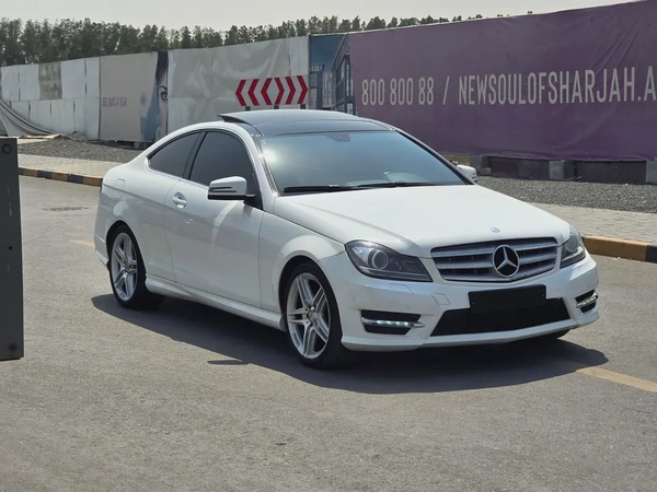 Mercedes-Benz C-Class C280 2016 | GCC Specs | Low Mileage | Pristine Condition