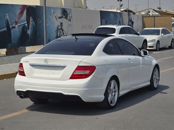 Mercedes-Benz C-Class C280 2016 | GCC Specs | Low Mileage | Pristine Condition