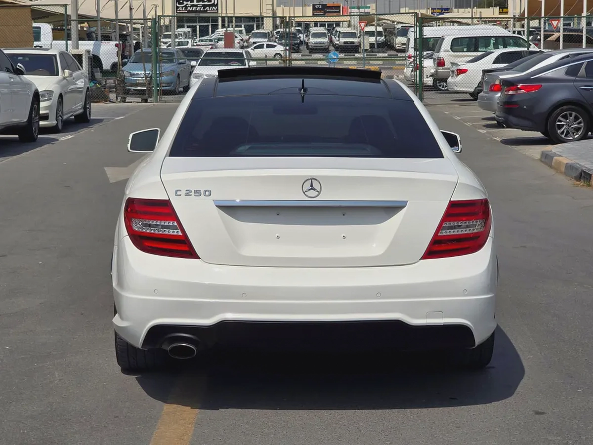 Mercedes-Benz C-Class C280 2016 | GCC Specs | Low Mileage | Pristine Condition-6-6
