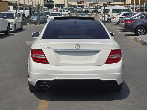 Mercedes-Benz C-Class C280 2016 | GCC Specs | Low Mileage | Pristine Condition