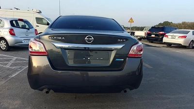 Nissan Altima SV 2013 - GCC Specs - Well Maintained-9