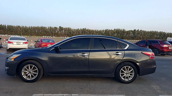 Nissan Altima SV 2013 - GCC Specs - Well Maintained