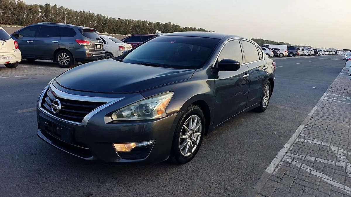 Nissan Altima SV 2013 - GCC Specs - Well Maintained-1-1