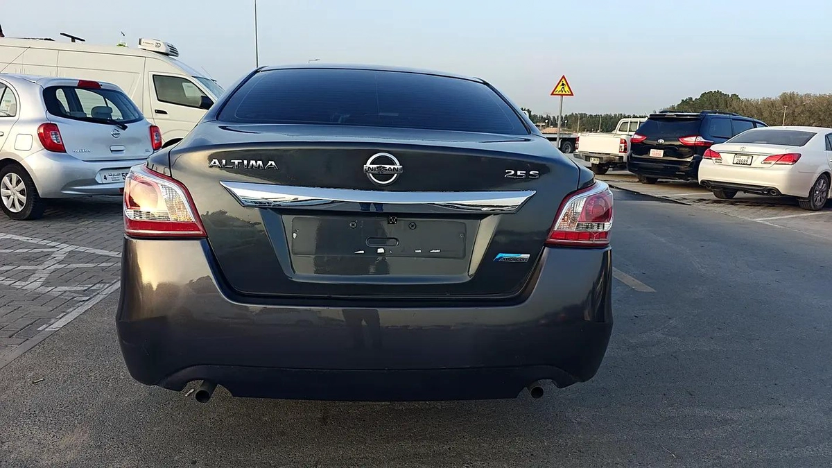 Nissan Altima SV 2013 - GCC Specs - Well Maintained-9-9