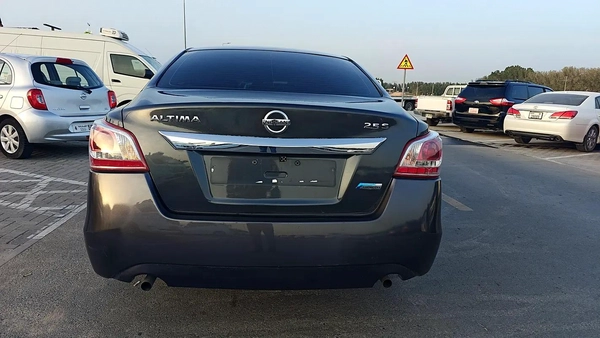 Nissan Altima SV 2013 - GCC Specs - Well Maintained