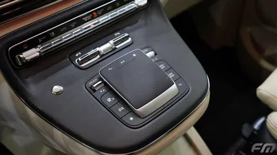Mercedes Benz V300 VIP BUSINESS VAN –  FULL LUXURY OPTION | BRAND NEW | GCC | 2025-24