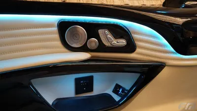 Mercedes Benz V300 VIP BUSINESS VAN –  FULL LUXURY OPTION | BRAND NEW | GCC | 2025-6