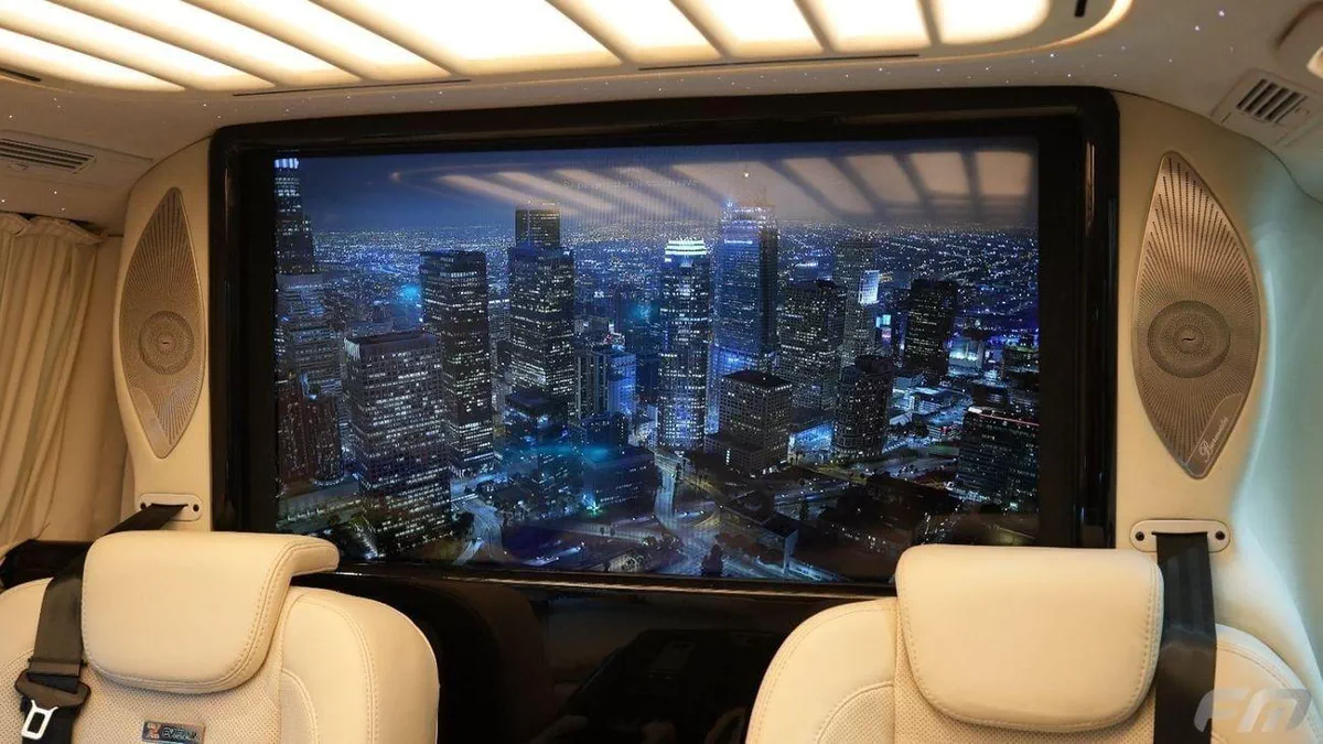 Mercedes Benz V300 VIP BUSINESS VAN –  FULL LUXURY OPTION | BRAND NEW | GCC | 2025-17-0