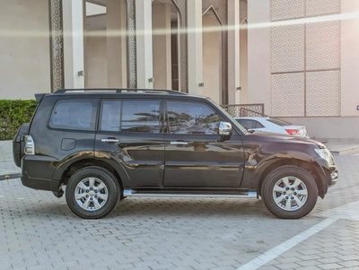 MITSUBISHI PAJERO 2016 GLS TOP FULL OPTION GCC V6 3.5L IN EXCELLENT CONDITION-16