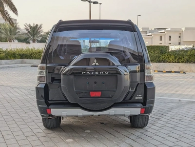 MITSUBISHI PAJERO 2016 GLS TOP FULL OPTION GCC V6 3.5L IN EXCELLENT CONDITION-17