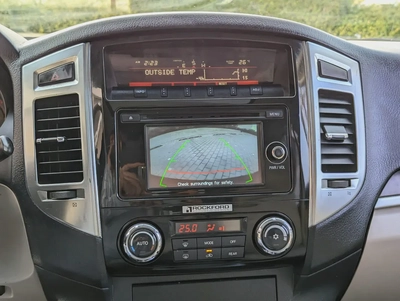 MITSUBISHI PAJERO 2016 GLS TOP FULL OPTION GCC V6 3.5L IN EXCELLENT CONDITION-8