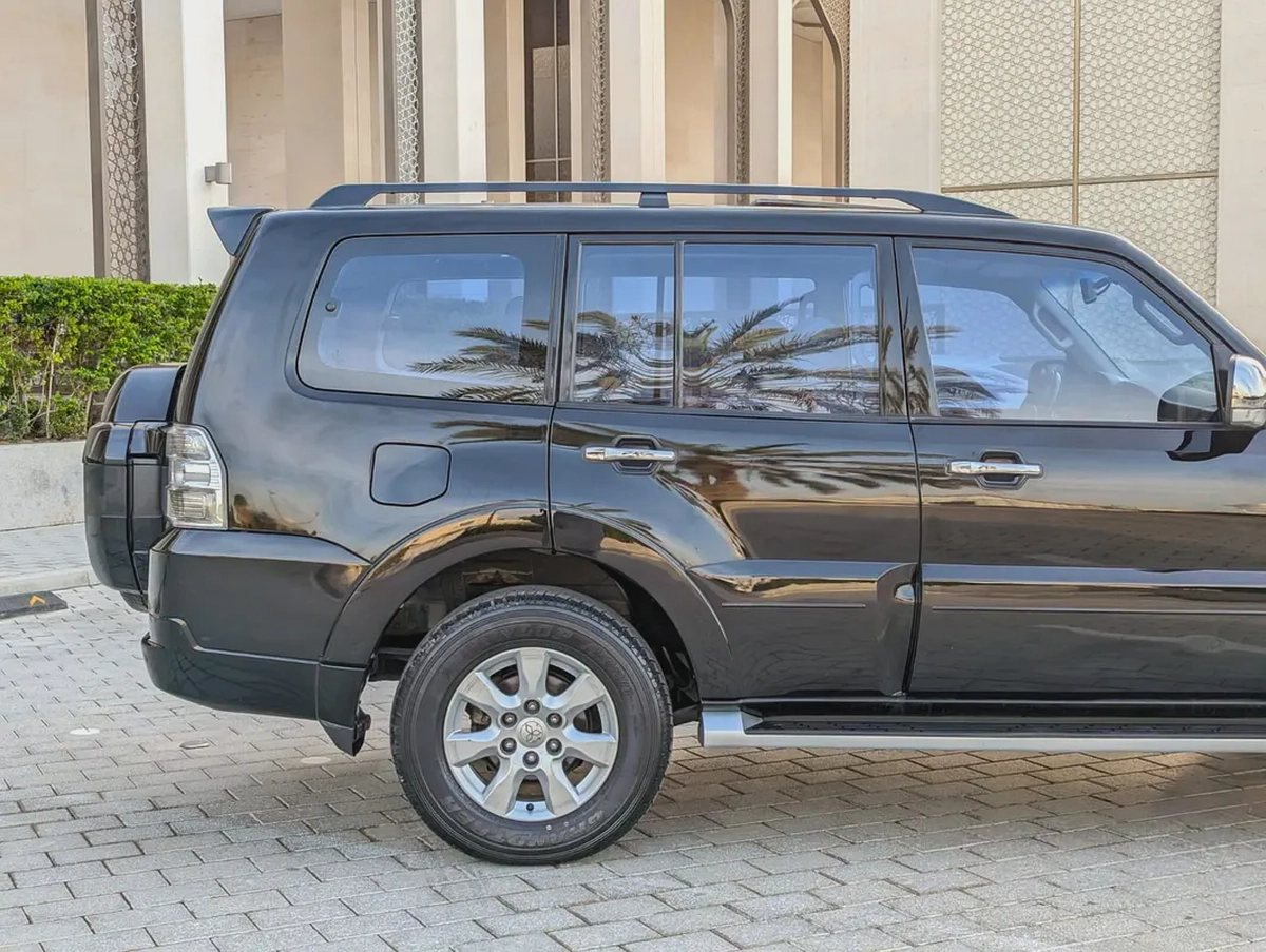 MITSUBISHI PAJERO 2016 GLS TOP FULL OPTION GCC V6 3.5L IN EXCELLENT CONDITION