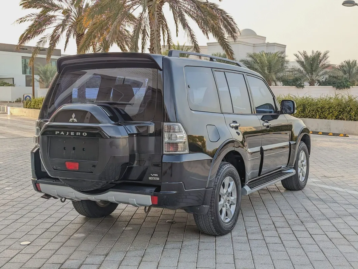 MITSUBISHI PAJERO 2016 GLS TOP FULL OPTION GCC V6 3.5L IN EXCELLENT CONDITION