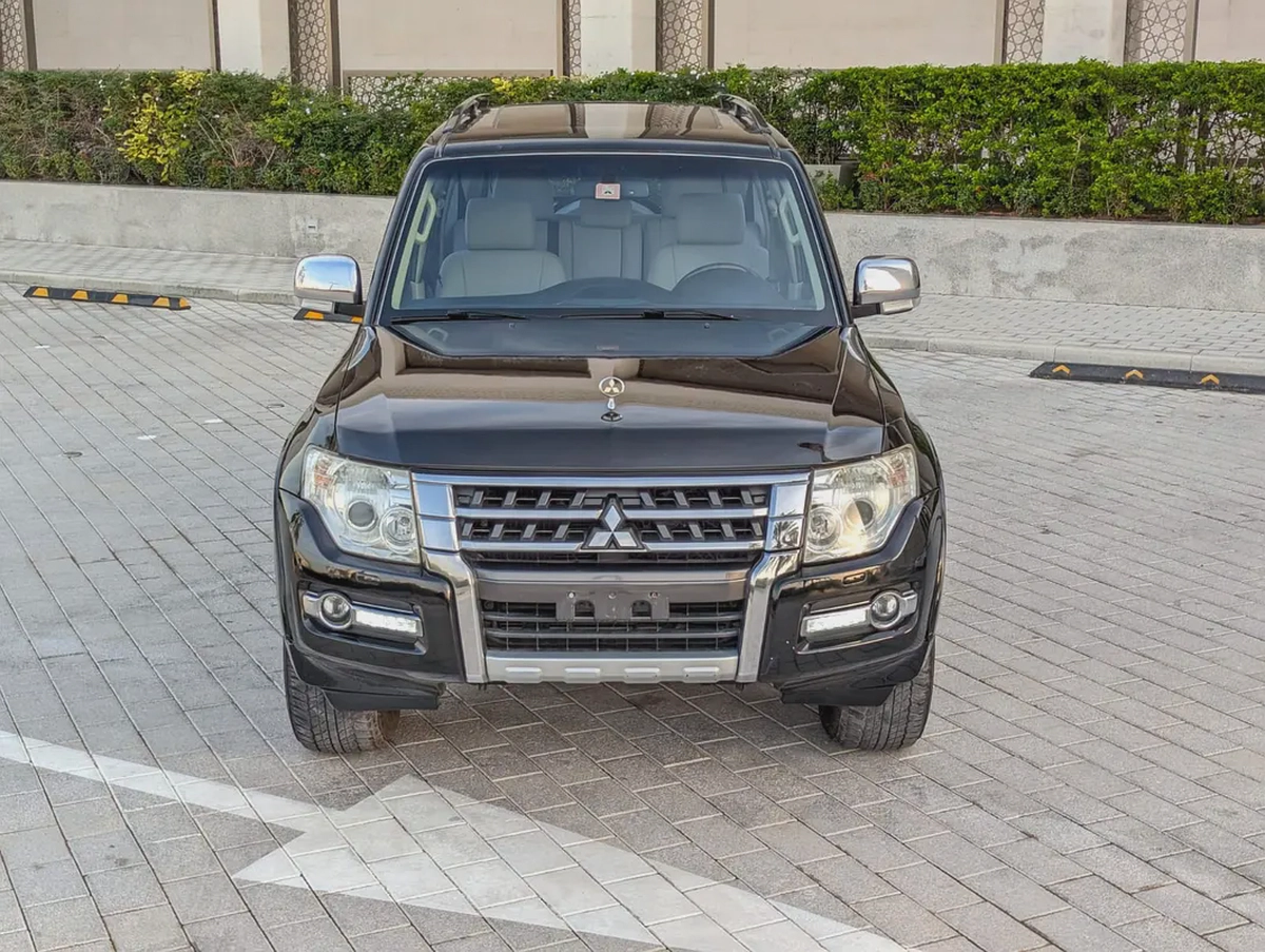 MITSUBISHI PAJERO 2016 GLS TOP FULL OPTION GCC V6 3.5L IN EXCELLENT CONDITION