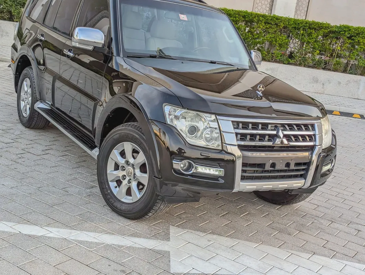 MITSUBISHI PAJERO 2016 GLS TOP FULL OPTION GCC V6 3.5L IN EXCELLENT CONDITION