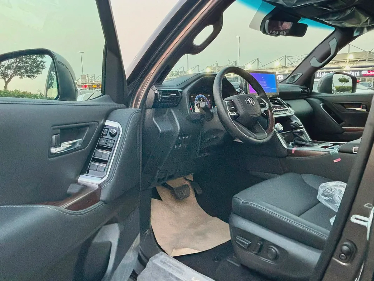 TOYOTA LAND CRUISER GXR 3.3 DISEL MODEL 2026-8-8