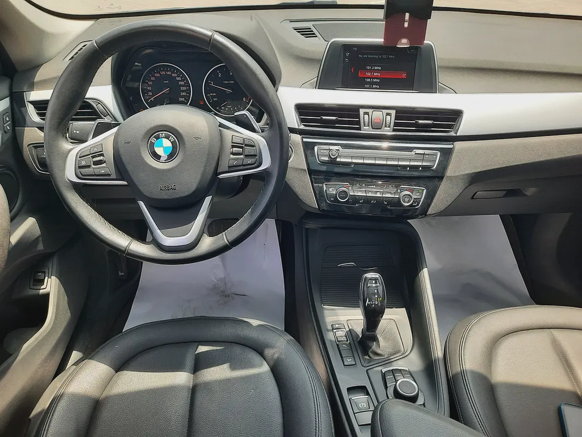 Bmw x1 d 2018 full option  original paint-7-7