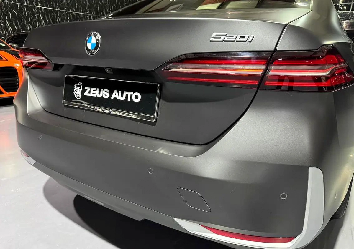 BMW 5 Series 520 2025 | Full PPF | GCC | Low Mileage | AGMC Warranty 2030 | AGMC Service 2030-8-8