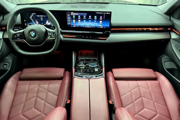 BMW 5 Series 520 2025 | Full PPF | GCC | Low Mileage | AGMC Warranty 2030 | AGMC Service 2030
