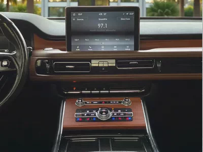 AED 999 P.M | Lincoln Aviator Luxury 2020 - American Specs - GCC Resale | vip 6seats-10