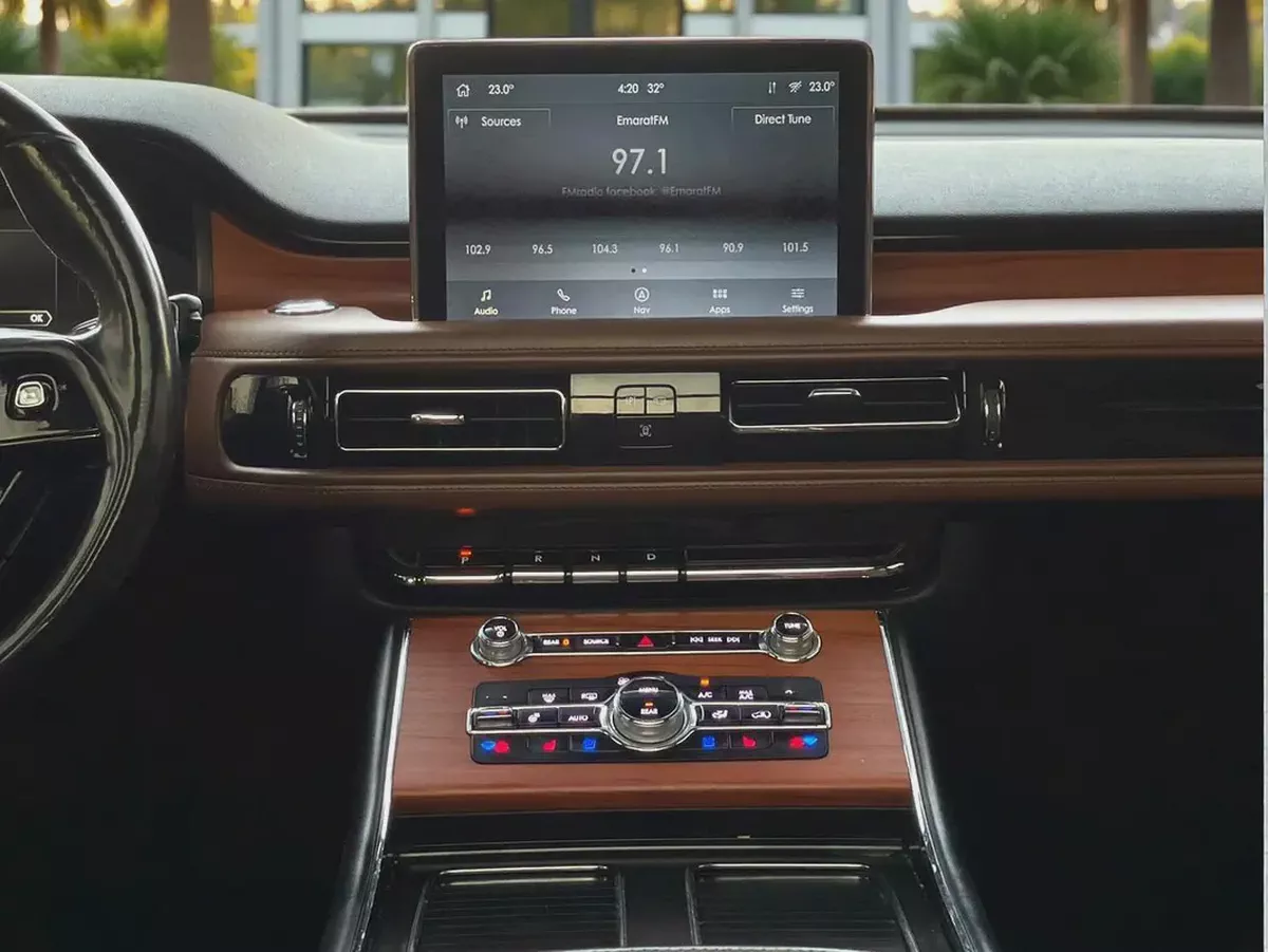 AED 999 P.M | Lincoln Aviator Luxury 2020 - American Specs - GCC Resale | vip 6seats-10-10