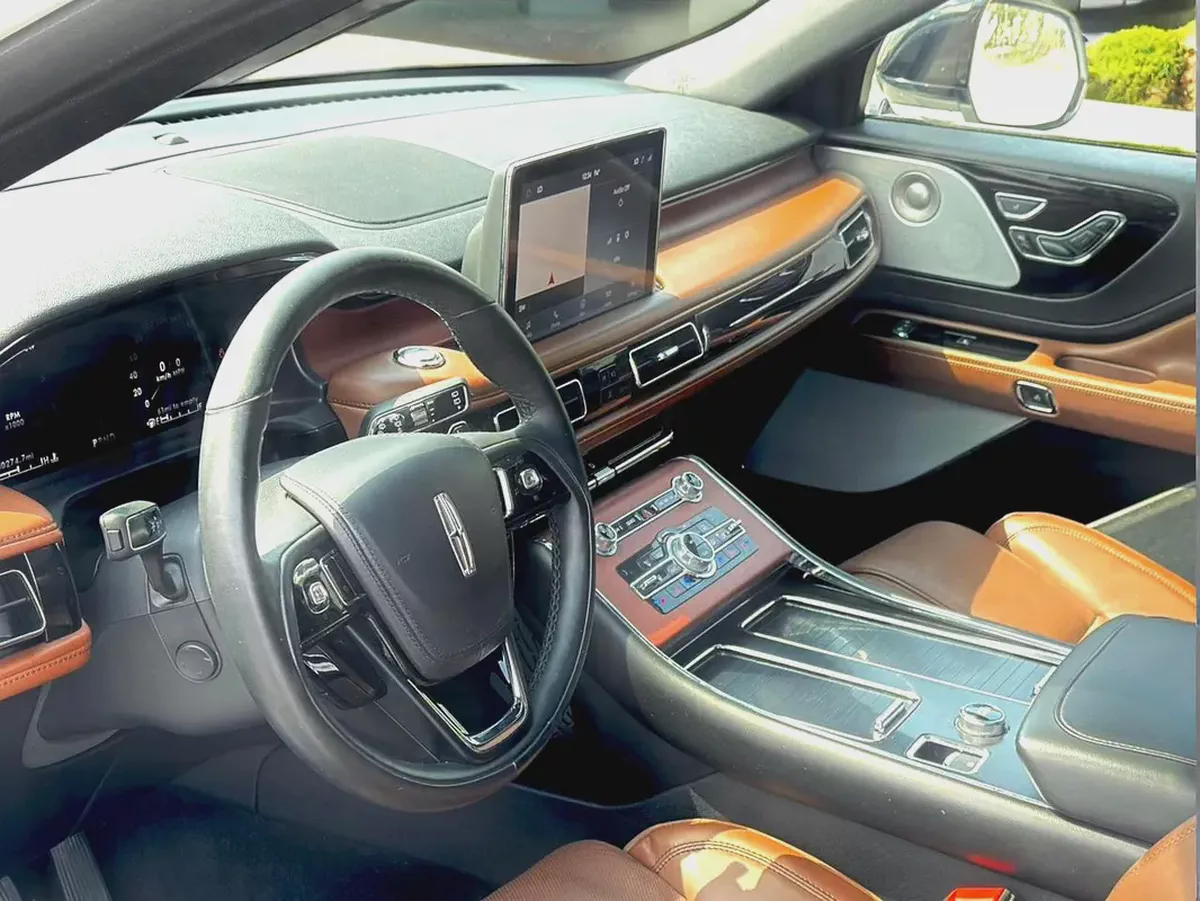 AED 999 P.M | Lincoln Aviator Luxury 2020 - American Specs - GCC Resale | vip 6seats-13-13
