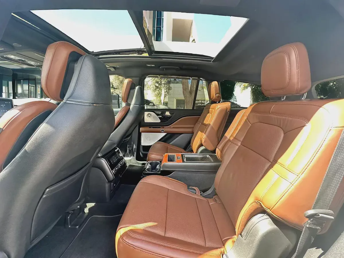 AED 999 P.M | Lincoln Aviator Luxury 2020 - American Specs - GCC Resale | vip 6seats-18-18