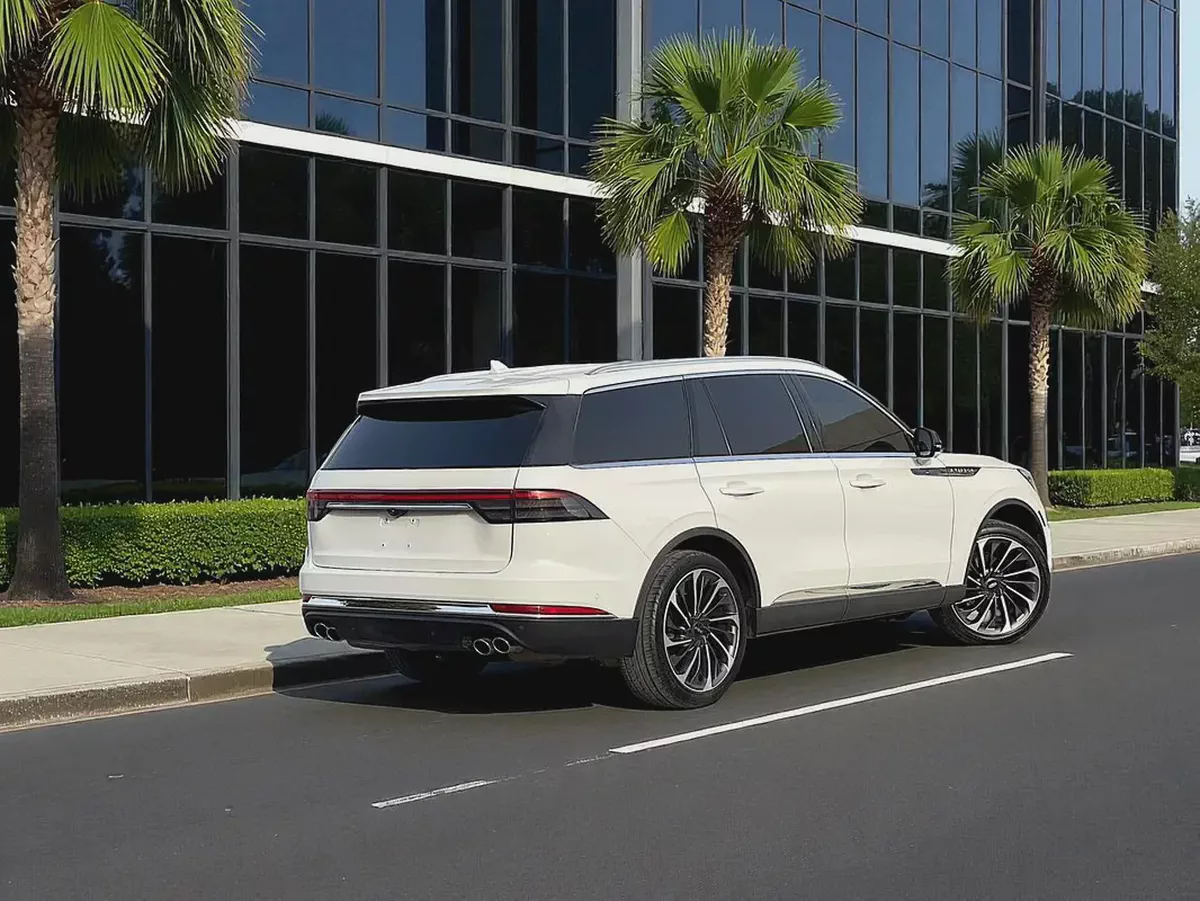AED 999 P.M | Lincoln Aviator Luxury 2020 - American Specs - GCC Resale | vip 6seats-6-6