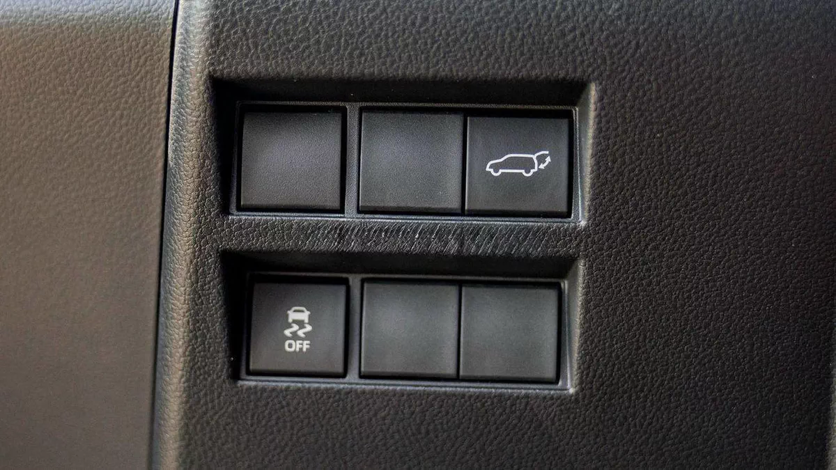 Toyota Land Cruiser VXR 3.5L-17-0