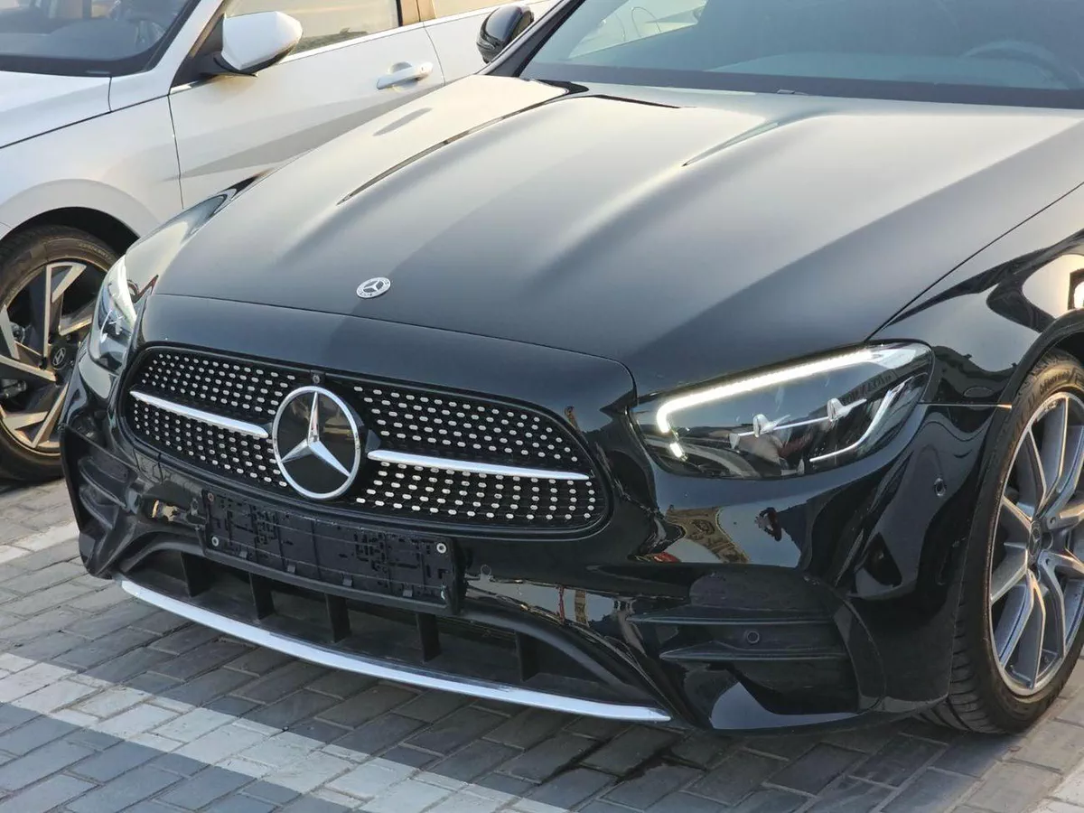 Mercedes Benz E200 PREMIUM Mercedes E200 Black 2.0L Turbo 2023 Model GCC-2-0