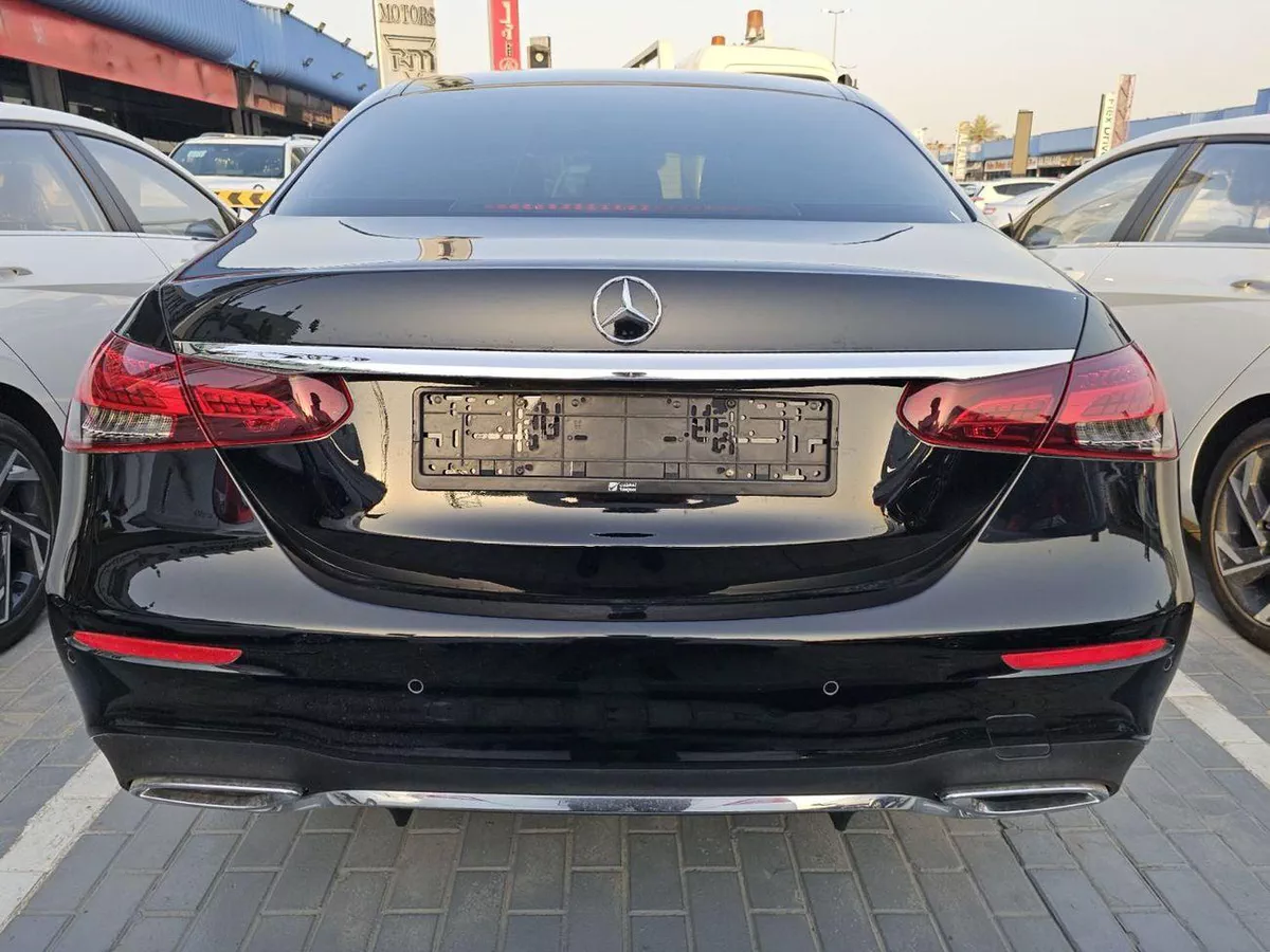 Mercedes Benz E200 PREMIUM Mercedes E200 Black 2.0L Turbo 2023 Model GCC-5-0