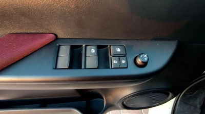 Toyota Hilux GL HILUX 2.7L AT PETROL-12