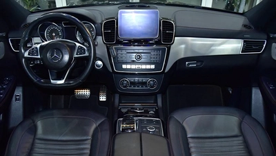Mercedes Benz GLE 350d ( 2018 Model ) in Black Color European Specs-7