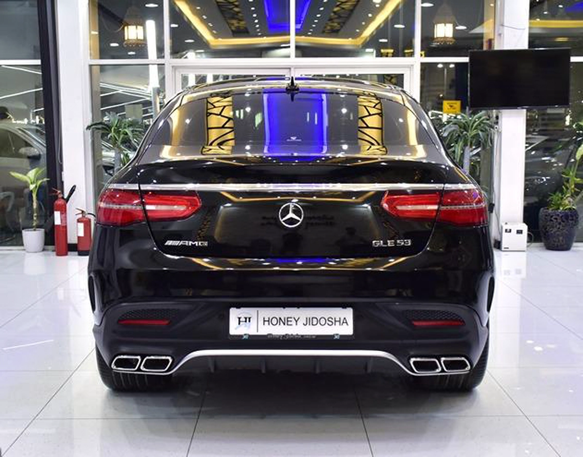 Mercedes Benz GLE 350d ( 2018 Model ) in Black Color European Specs