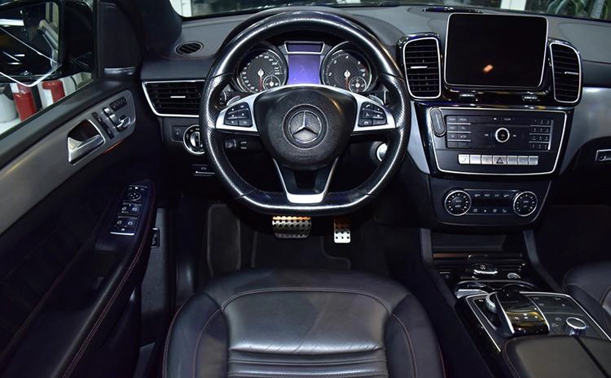 Mercedes Benz GLE 350d ( 2018 Model ) in Black Color European Specs