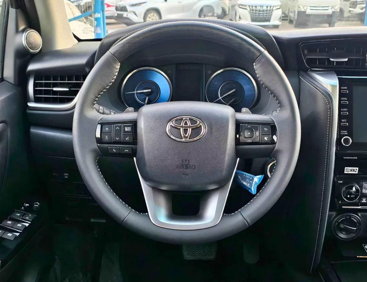 Toyota Fortuner VXR SR5 ADVENTURE | 4.0L V6 PETROL | FRONT PWR SEATS | PUSH START | DIFF LOCK AUTO A/C | (CODE # F6H-13-0
