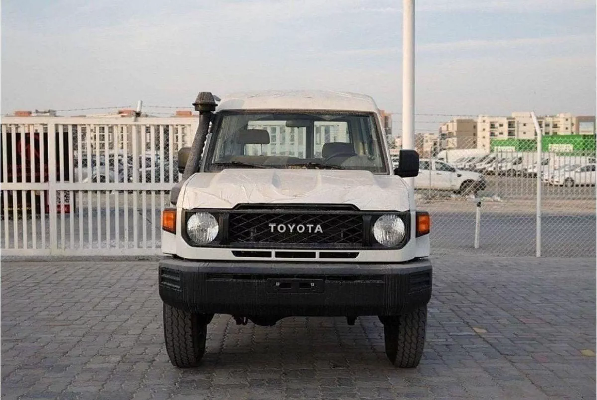 Toyota Land Cruiser 70 Toyota Land Cruiser Hard Top LC78 4.5L 3DOOR V8 Diesel 2024-4-0
