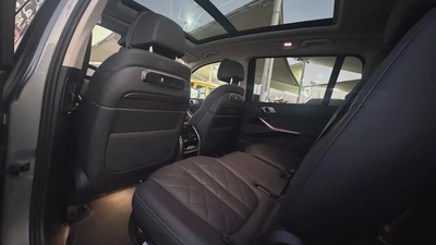 2025 BMW X7 xDrive40i - American Specsبي ام دبليو اكس ٧ موديل ٢٠٢٥ وارد امريكا كلين تايتل-15