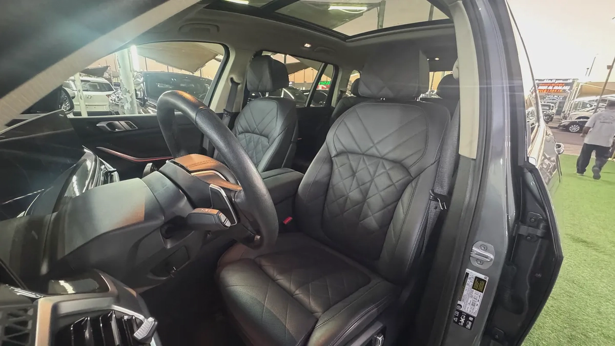 2025 BMW X7 xDrive40i - American Specsبي ام دبليو اكس ٧ موديل ٢٠٢٥ وارد امريكا كلين تايتل-11-11