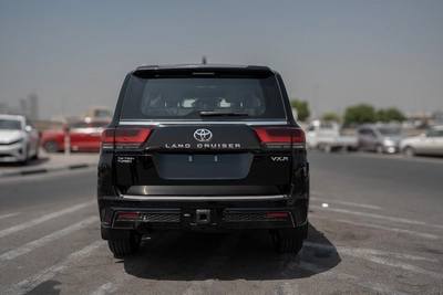 Toyota Land Cruiser VXR-6
