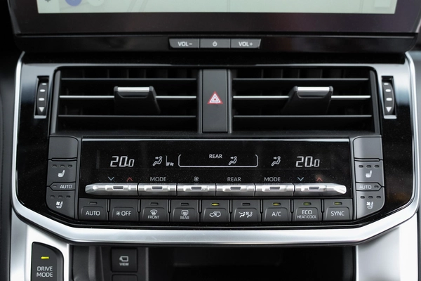 Toyota Land Cruiser VXR