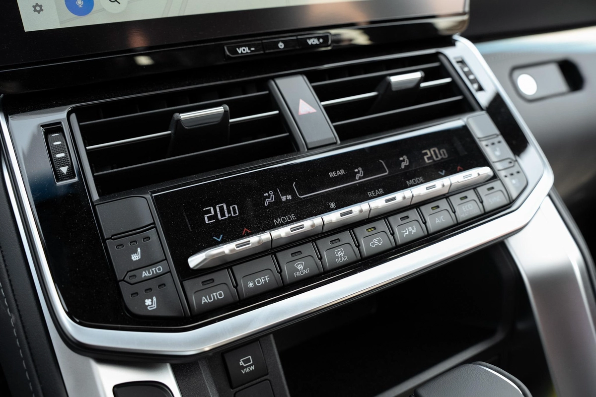 Toyota Land Cruiser VXR-17-17