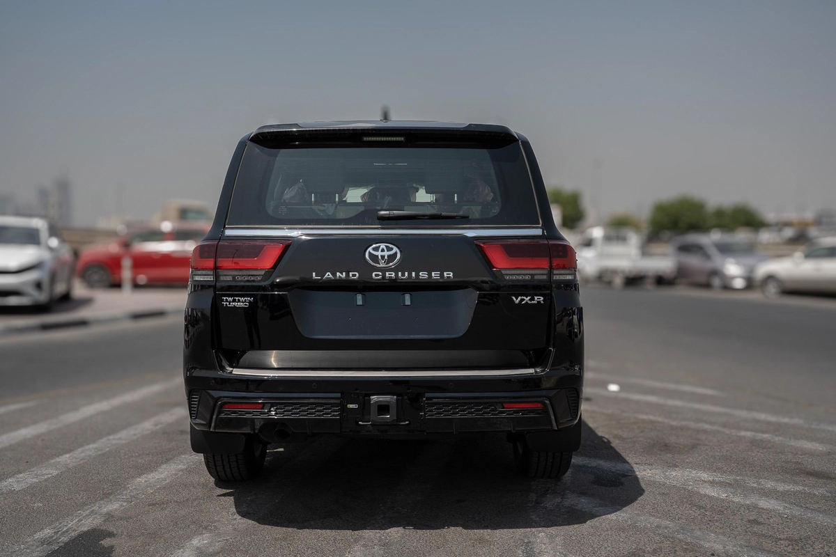 Toyota Land Cruiser VXR-6-6