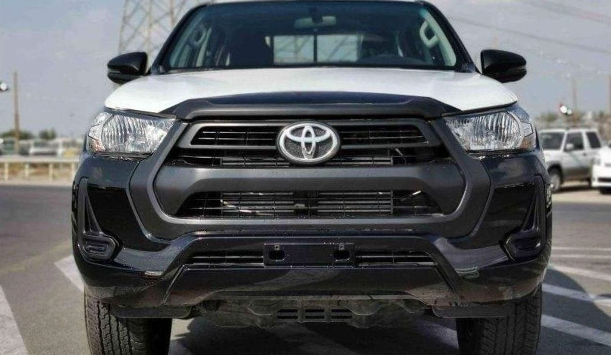 Toyota Hilux HILUX 2.4L MT MED OPTION DIESEL 2025-1-0
