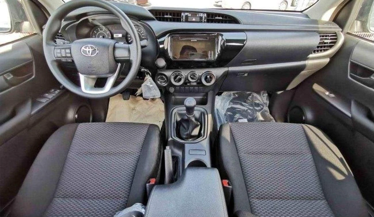 Toyota Hilux HILUX 2.4L MT MED OPTION DIESEL 2025-8-0