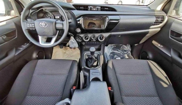 Toyota Hilux HILUX 2.4L MT MED OPTION DIESEL 2025