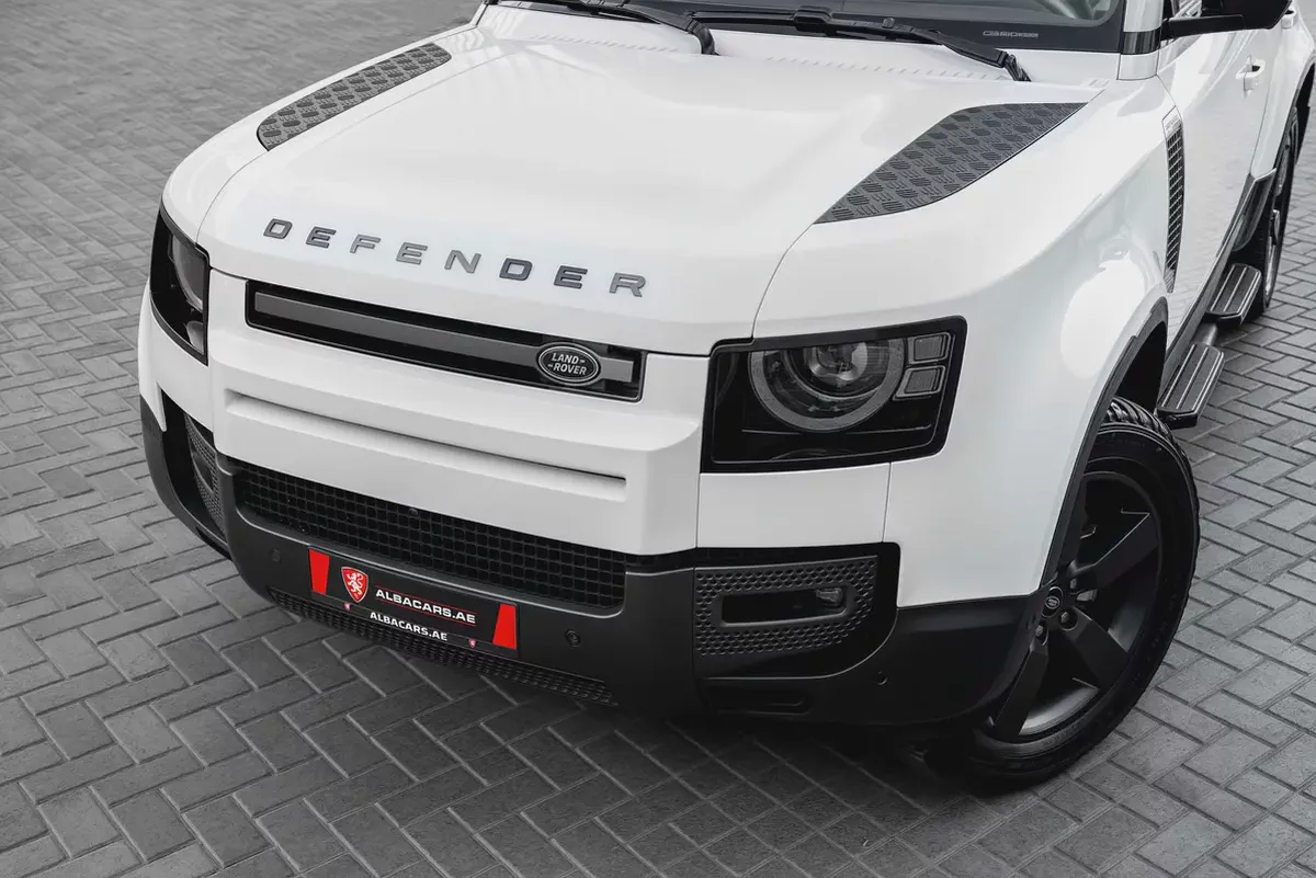 5,543 P.M |  Defender 110 SE P300 | 0% Downpayment |  AL TAYER WARRANTY!-6-6